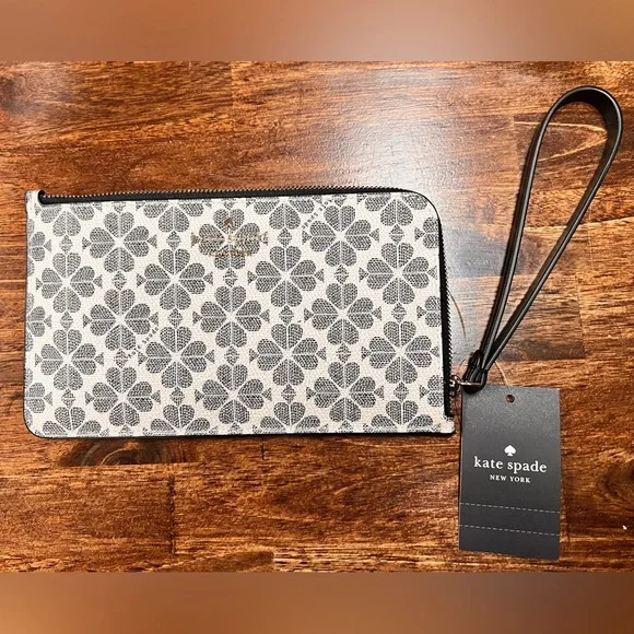Kate Spade ♠️ Lucy Spade Flower Medium L-zip Wristlet - Picture 3 of 8